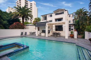 Lovely 3 bedroom spacious apartment with pool